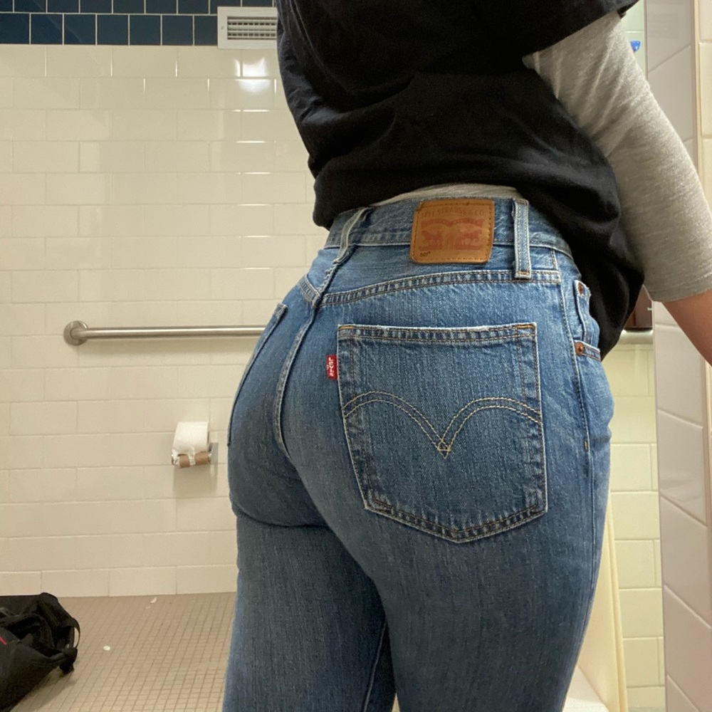 Medium wash Levi 501s